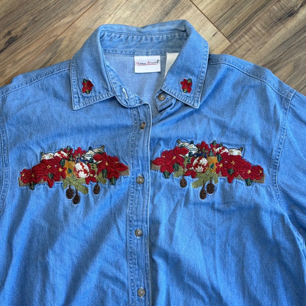 Vintage Bobbie Brooks Womens Medium Denim Holiday Shirt Embroidered Poinsettia